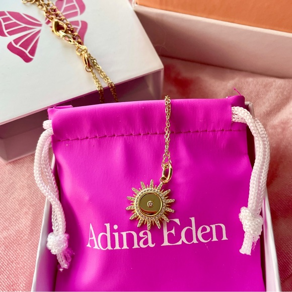 ☀️Pavé Medallion Necklace - Picture 5 of 7